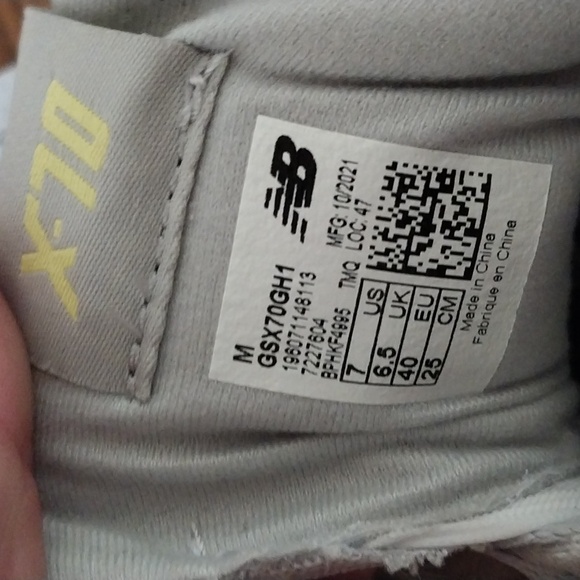 NWT WOMENS NB SHOES - Picture 3 of 7